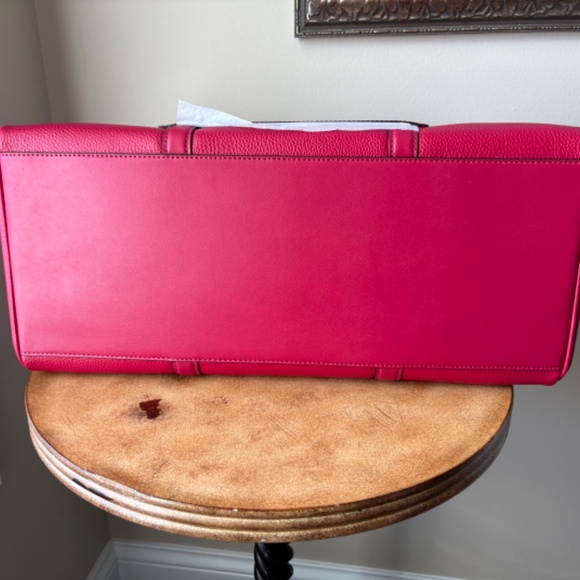 Jet Set Travel Extra-Large Weekender Bag DK Raspberry - Picture 6 of 14